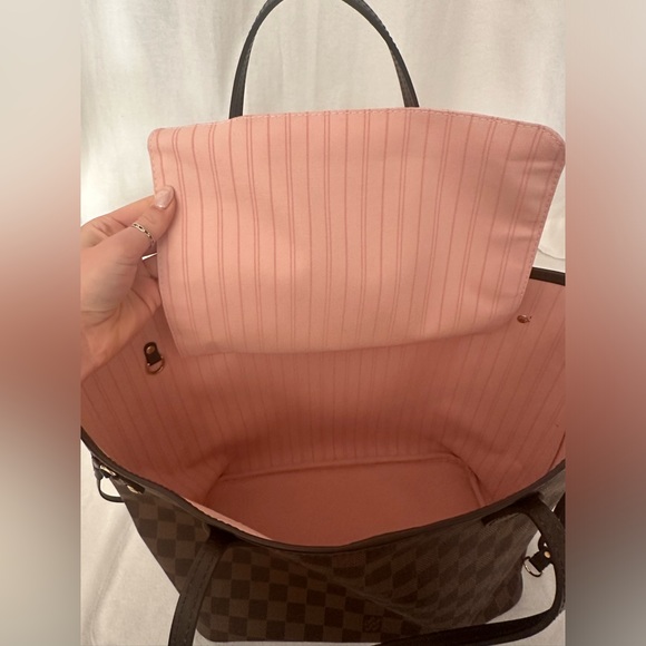 Louis Vuitton Neverfull MM Damier Ebene in Rose Ballerine - Picture 4 of 16